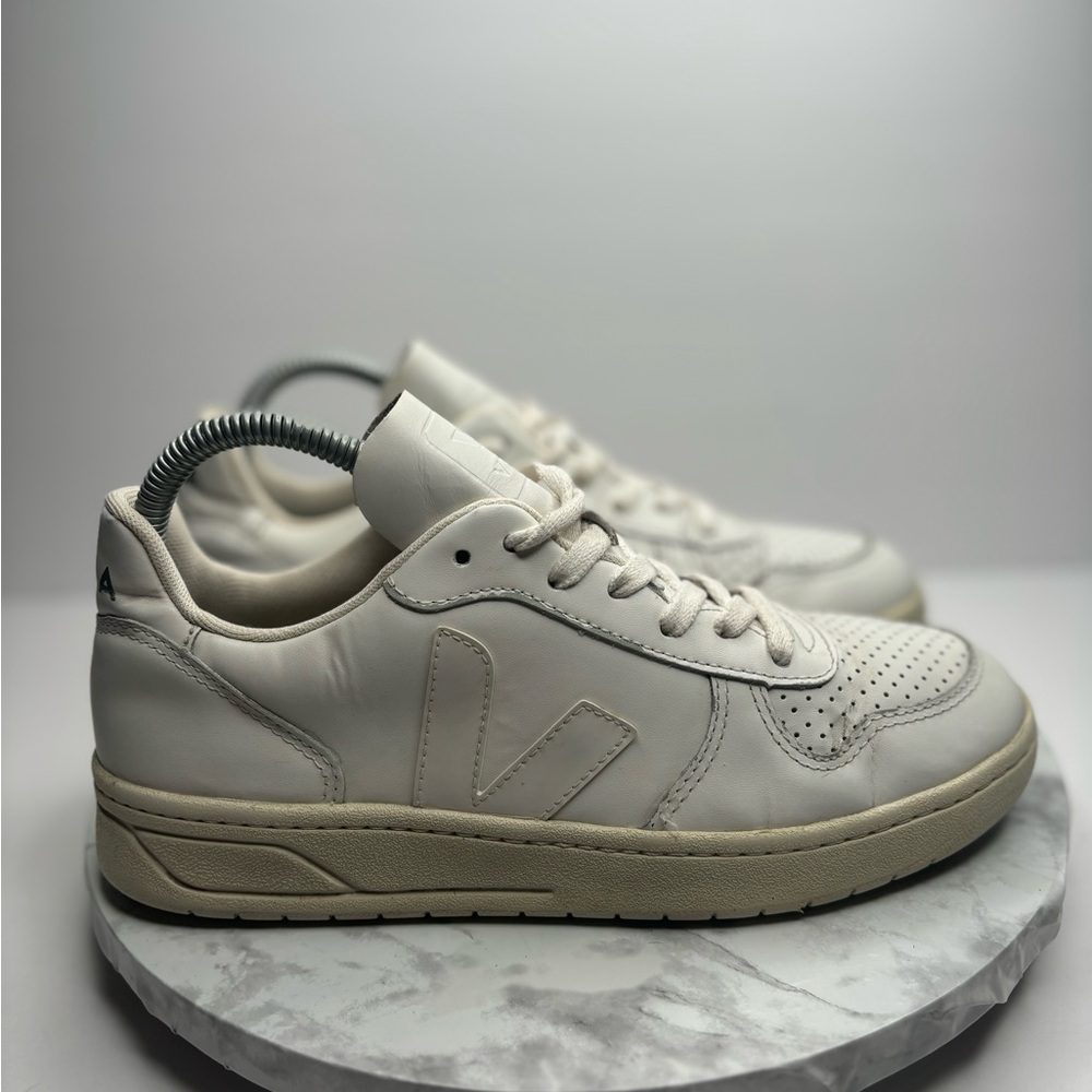 Veja Womens V-10 Sneakers Shoes White Tennis Leather Lace Up Perforated - Picture 3 of 7